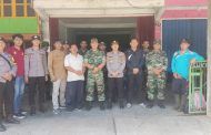 Sinergitas TNI/Polri, Danramil dan Kapolsek Kaur Utara Ikut Gotong Royong di Desa Tanjung Betung