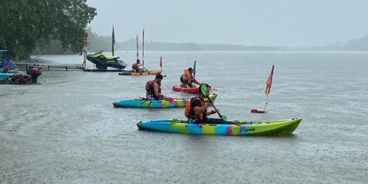 Detasemen Gegana Bengkulu Asah Kemampuan SAR Air melalui Latihan Kano