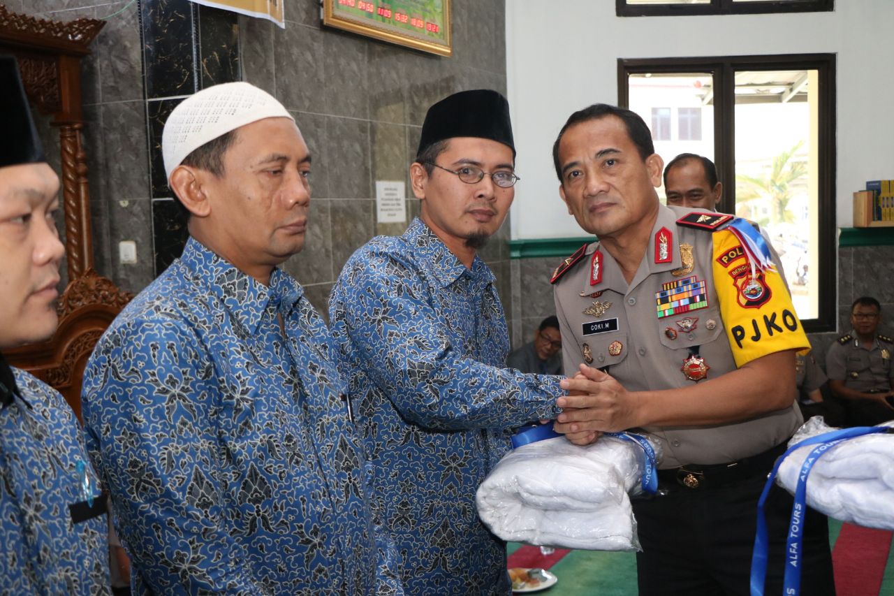 Kapolda Bengkulu Lepas Keberangkatan Umroh Gratis Imam Dan Marbot Masjid