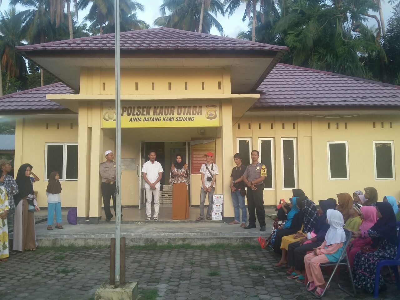 Bersama Pemuda Padang Guci, Polsek Gelar Buka Bersama dan Bagikan Takjil