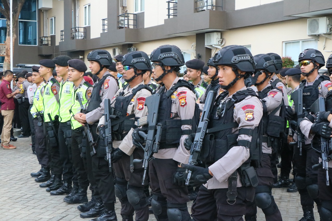 400 Personel Polisi Gabungan Polda dan Polres Amankan Rapat Terbuka Penetapan Walikota