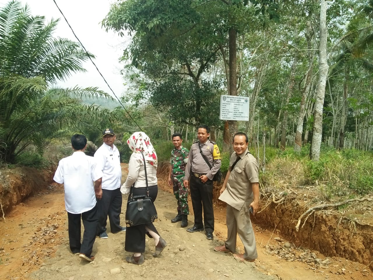 Pengawasan ADD, Bhabinkamtibmas Monitoring Pembangunan Bersama Camat dan Babinsa