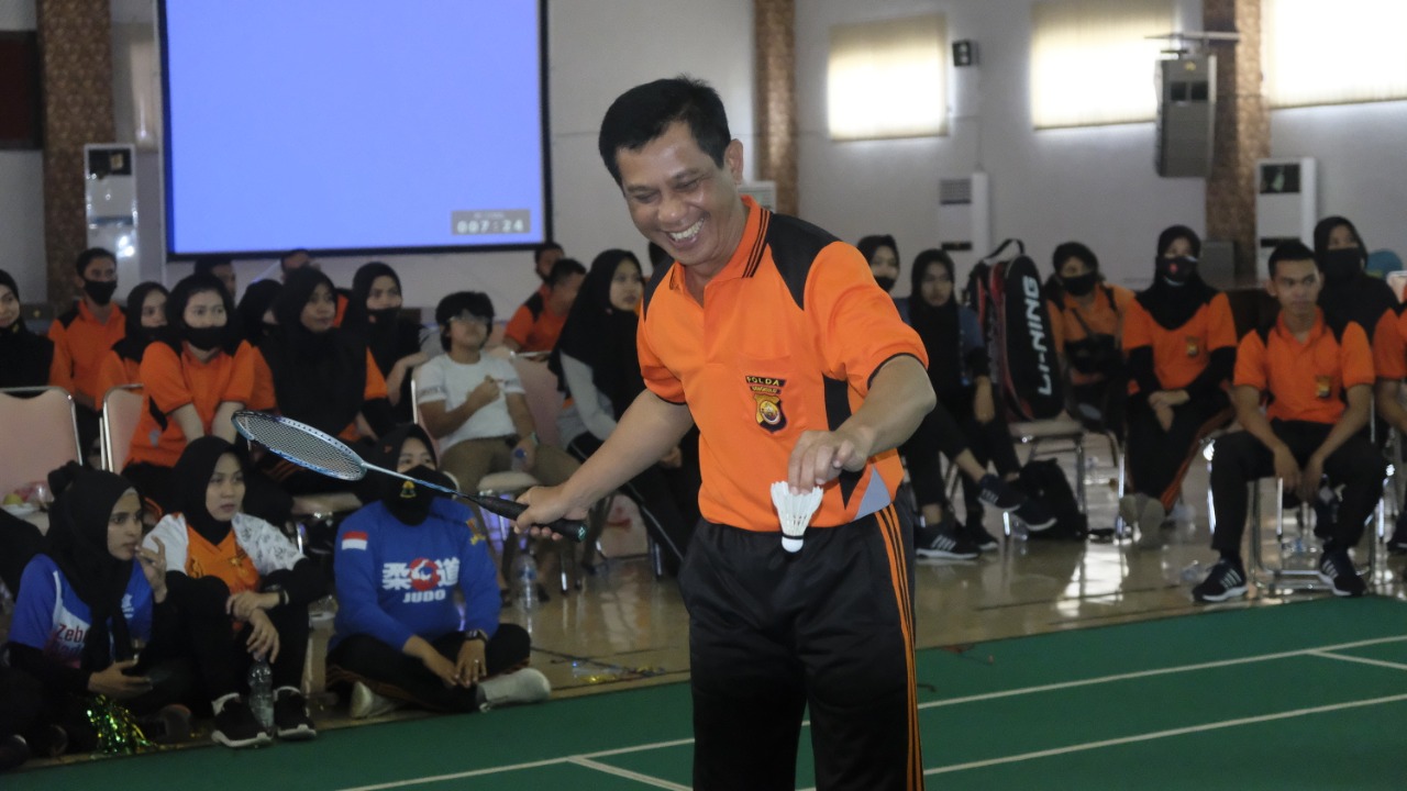 Peringati HUT Polwan, Polda Bengkulu Gelar Lomba Badminton