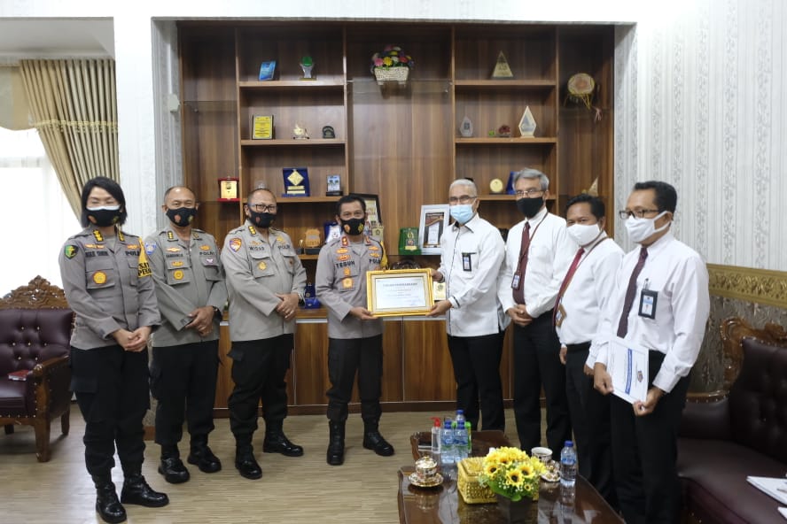 Polda Bengkulu Terima Penghargaan Peringkat 3 Laporan Keuangan Terbaik Se-Provinsi Bengkulu