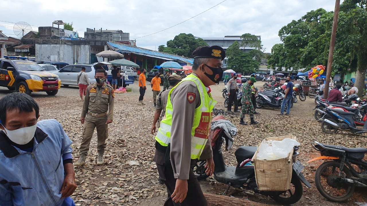 Ops Yustisi, TNI/POLRI dan Satpol PP Himbau Masyarakat Patuhi Prokes
