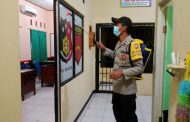 Pencegahan Covid-19, Polsek Kampung Melayu Semprot Disinfektan