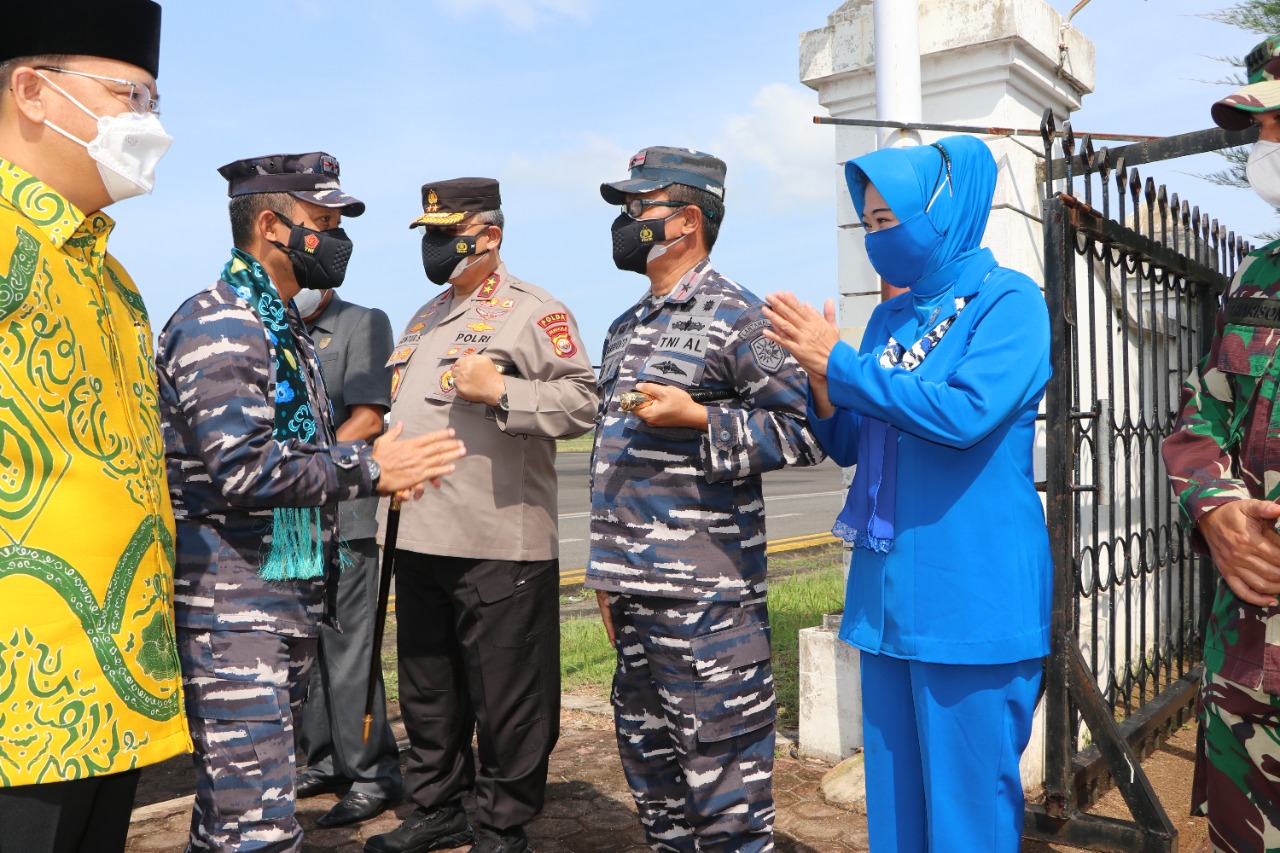 Kapolda Bengkulu Sambut Kedatangan  Pangkoarmada I Laksda TNI Arsyad Abdullah di Bumi Rafflesia