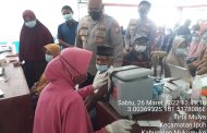 Kejar Capaian Target Vaksinasi, Bhayangkari Polsek Mukomuko Selatan Ikut Andil Menjadi Vaksinator