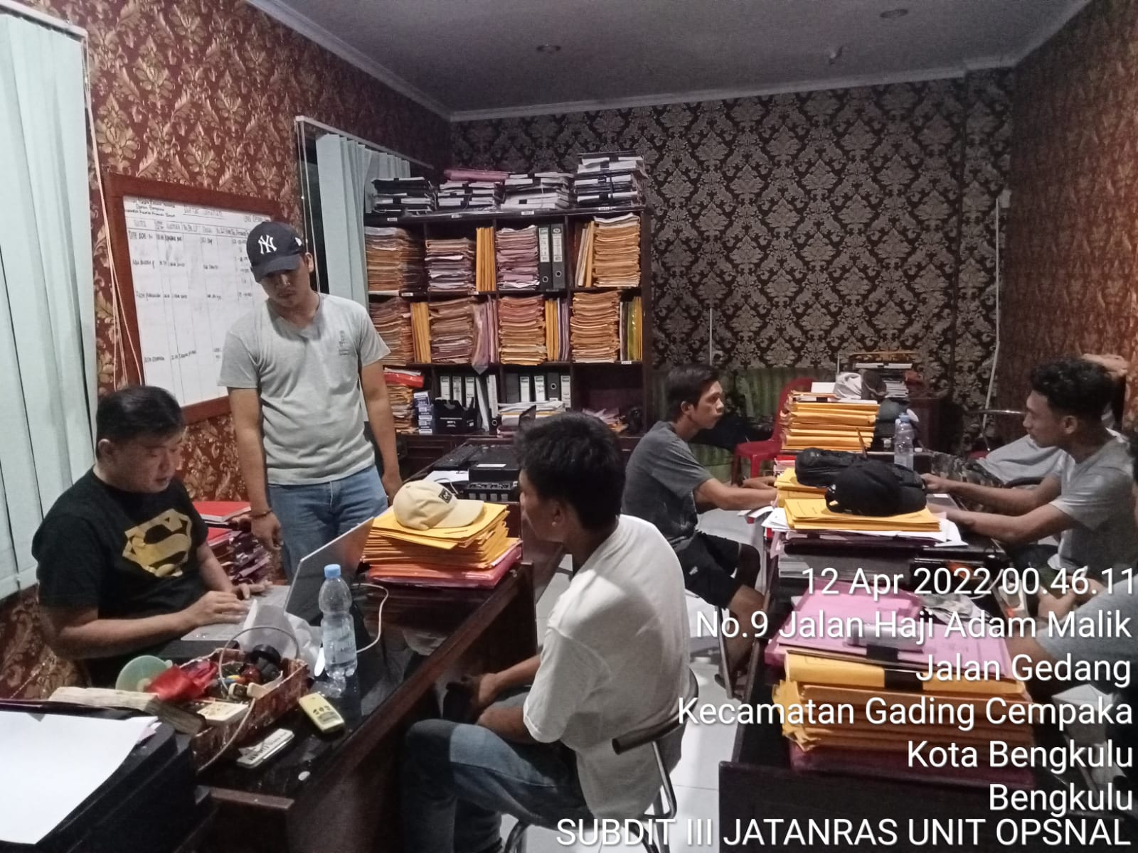 Satgas Ops Pekat Nala 2022 Amankan  Dua Pelaku Pungli depan BRI Jalan S.Parman