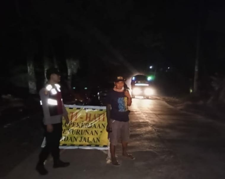 Personel Polsek Batik Nau Intensifkan Patroli Malam Dalam Rangka Harkamtibmas