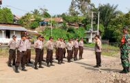 Sinergitas TNI/Polri, Bhabinkamtibmas Bersama Babinsa Berikan Pembinaan Kepada Satpam