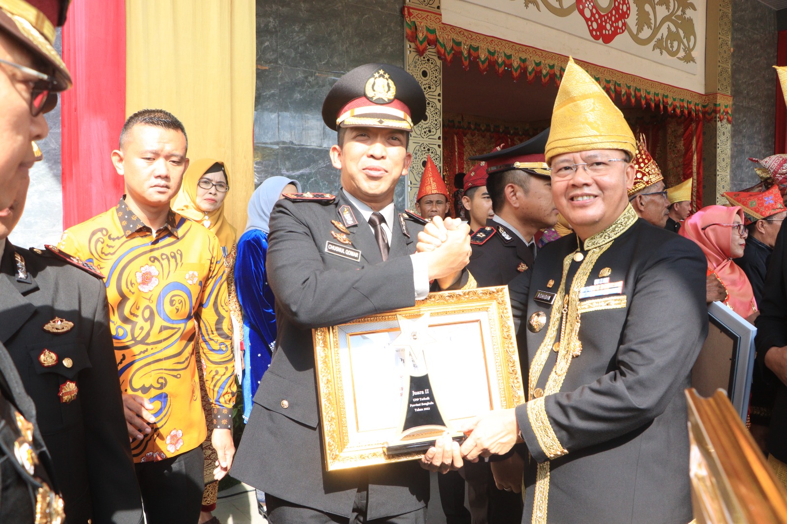 3 Wakapolres Selaku Ketua Cabang UPP Saber Pungli, Terima Penghargaan dari Gubernur Bengkulu Atas Kinerja Terbaik dalam Keberhasilan Memberantas Pungli