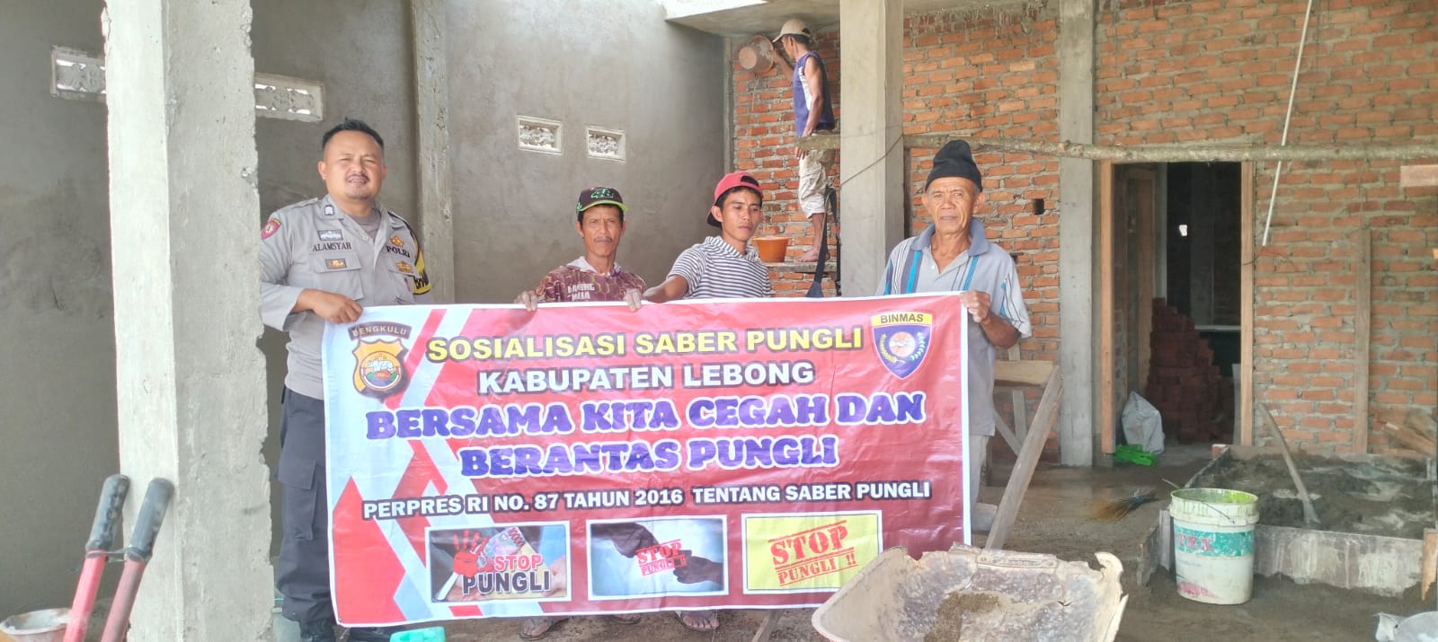 Cegah Pungli, Polsek Lebong Tengah Sosialisasi Saber Pungli di Desa Tanjung Bunga I