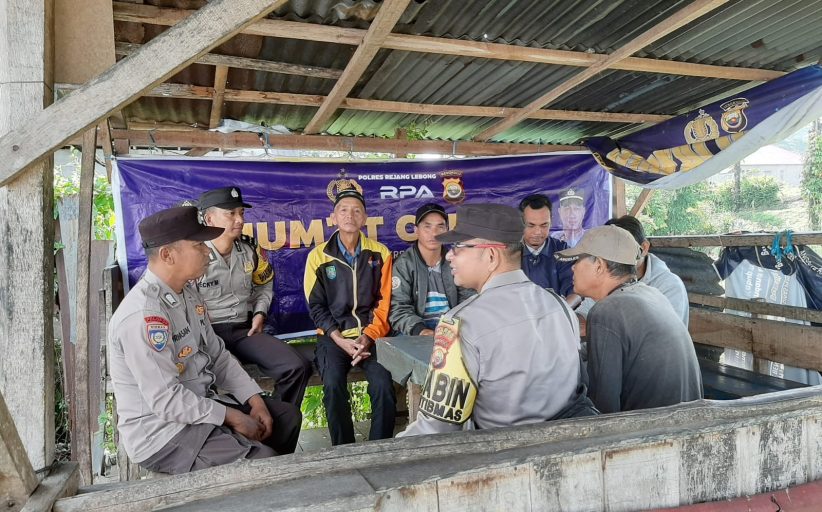 Polsek Curup Sambangi Kelurahan Simpang Nangka Gelar Kegiatan Jum’at Curhat
