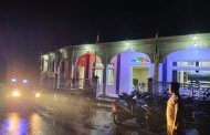 Personel Polsek Rimbo Pengadang Laksanakan Pengamanan Ibadah Salat Tarawih di Masjid Nurul Huda