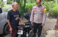 Personil Patroli Polsek Pinoraya Berikan Teguran Humanis kepada Pengendara Sepeda Motor yang Tidak Menggunakan Helm