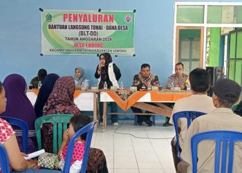 Bhabinkamtibmas Polsek Lebong Utara Monitoring Penyaluran BLT DD di Desa Embong