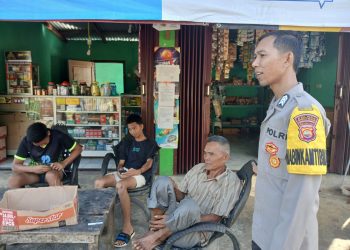 Bhabinkamtibmas Polsek Pinor Sambangi Pedagang Warung Desa Lubuk Tapi, Monitoring Perkembangan Stok dan Harga Sembako