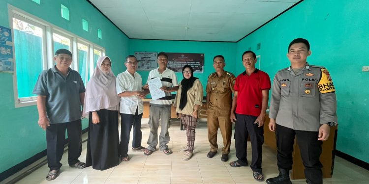 Warga Berselisih Soal Batas Bangunan/Tanah, Bhabinkamtibmas Hadir Memediasi