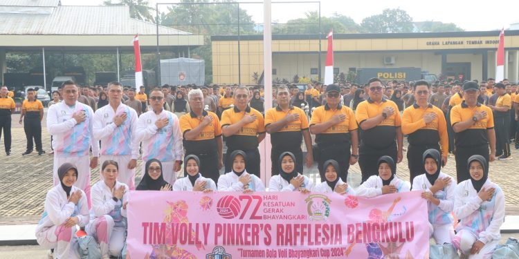 Kapolda Bengkulu Lepas Tim Bola Voli Bhayangkari Dalam Turnamen Kapolri Cup 2024 Zona Sumbagsel