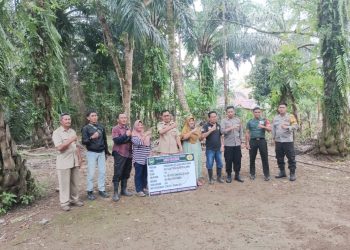 Kapolsek Pino dan Bhabinkamtibmas Polsek Pino Hadiri Penetapan Titik 0 Pelaksanaan Kegiatan Pembangunan di Desa Talang Tinggi