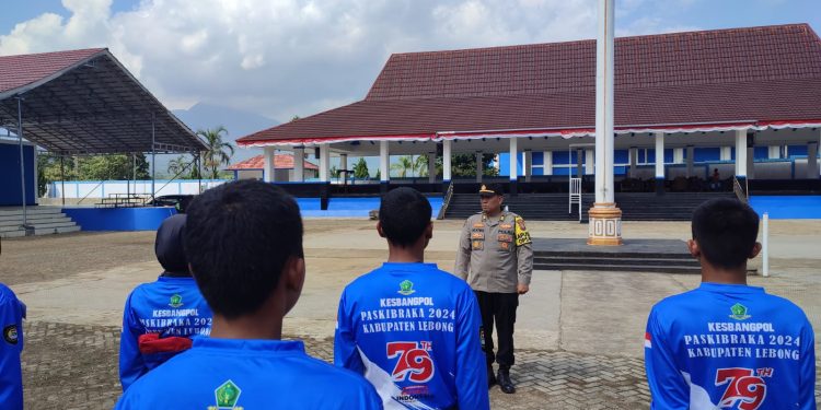 Kabag SDM Mentoring Calon Paskibraka