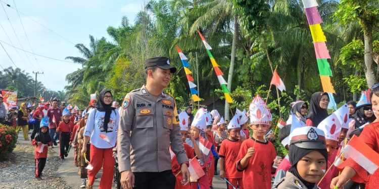 Polsek Talo Berikan Pengamanan pada Saat Karnaval dalam Rangka HUT RI ke 79