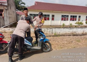 Polsek Kotapadang Polres Rejang Lebong Gelar Pemeriksaan Sajam dan Senjata Api di Jalur Lintas Kotapadang – PU. Tanding