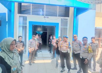 Personel Polres Lebong Laksanakan Pengamanan Pelantikan Anggota DPRD Lebong