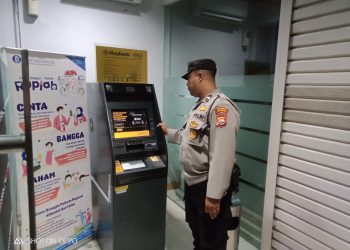 Pantau Objek Vital, Personel Polsek Ratu Samban Laksanakan Patroli Dialogis