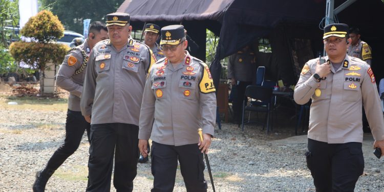 Hari Terakhir Tahap Pendaftaran Calon Kepala Daerah, Kapolda Bengkulu Kembali Pantau Langsung Pengamanan di Kantor KPU Provinsi Bengkulu