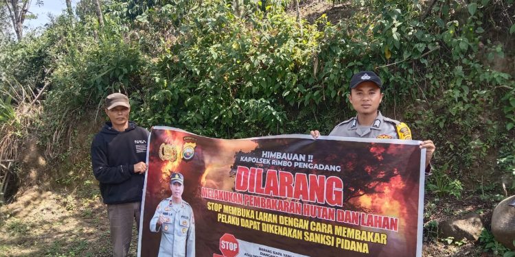Antisipasi Karhutla, Bhabinkamtibmas Polsek Rimbo Pengadang Sosialisasi di Desa Talang Donok