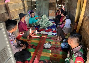 Bhabinkamtibmas Polsek Rimbo Pengadang Datangi Rumah Korban Kecelakaan Kerja