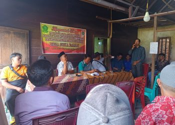 Cooling System, Bhabinkamtibmas Polsek Lebong Tengah Hadiri Musdes di Desa Suka Damai