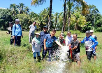 Bhabinkamtibmas Polsek Lebong Utara Hadiri Pemberian Bantuan Pompa Air di Desa Talang bunut