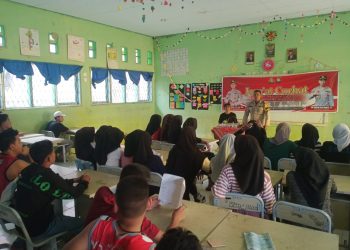 Polsek Kotapadang Laksanakan Kegiatan Jumat Curhat Bersama Siswa SMA N 13 Rejang Lebong