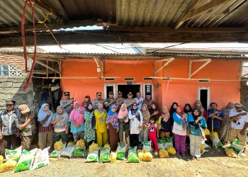 Cooling System, Kapolda Bengkulu Serahkan Bantuan Sosial Ke Masyarakat Kota Bengkulu Yang Kurang Mampu