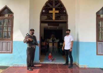 Polsek Padang Ulak Tanding Lakukan Pengamanan Ibadah di Gereja GKII Kasie Kasubun