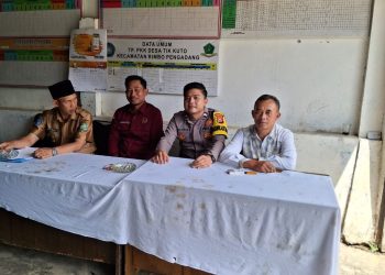 Bhabinkamtibmas Polsek Rimbo Pangadang Hadiri Musdes di Desa Tik Kuto