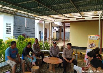 Cooling System, Kanit Binmas Polsek Lebong Utara “Ngopi Sehat” dengan Warga Kelurahan Pasar Muara Aman