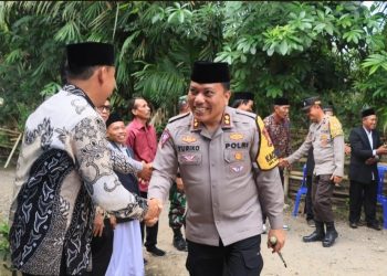 Kapolres Kaur Lakukan Sambang Door to Door untuk Sosialisasi Pilkada Damai
