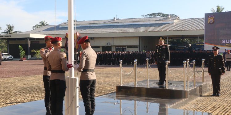 Angkat Tema “Maju Bersama Indonesia Raya”, Wakapolda Bengkulu Pimpin Upacara Bendera Memperingati Hari Sumpah Pemuda ke-96