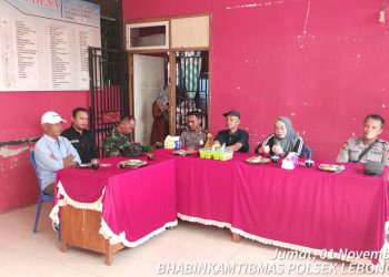 Bhabinkamtibmas Polsek Lebong Utara Hadiri Monev di Desa Kampung Dalam