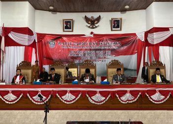 Kapolsek Seluma Timur Menghadiri Rapat Paripurna Istimewa DPRD Kabupaten Seluma