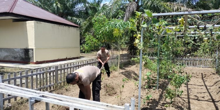 Polsek Semidang Alas Maras Dukung Program Ketahanan Pangan dengan Persiapan Lahan Pertanian