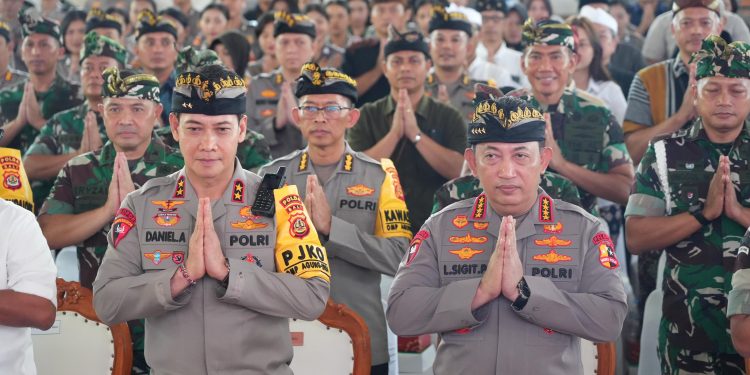 Sukseskan Pilkada 2024, Kapolri dan Panglima TNI Ikuti Doa Bersama Lintas Agama