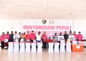 Ketum Bhayangkari Pusat Kembali Salurkan Ribuan Paket Bansos di Maluku Barat Daya