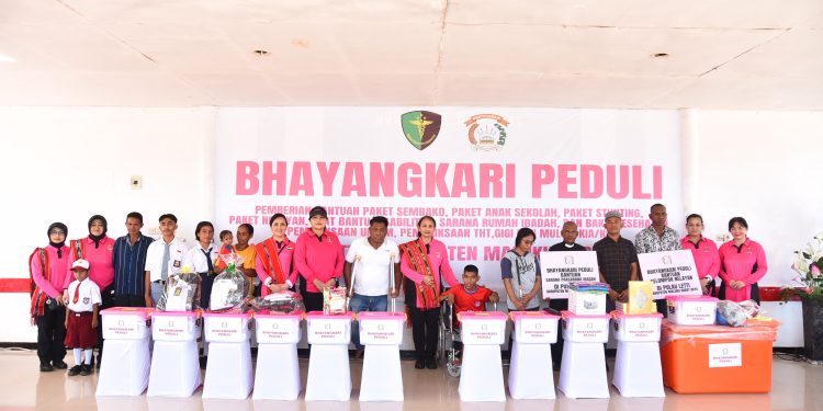 Ketum Bhayangkari Pusat Kembali Salurkan Ribuan Paket Bansos di Maluku Barat Daya