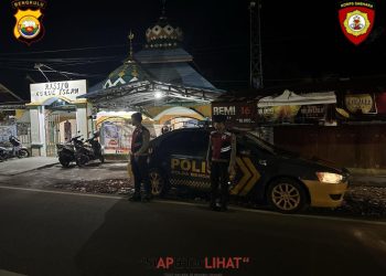 Wujudkan Rasa Nyaman Kepada Masyarakat Dalam Beribadah, Personil Dit Samapta Berikan Pengamanan