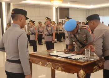 Kapolda Bengkulu Pimpin Upacara Sertijab Wakapolda Bengkulu Dan Beberapa PJU